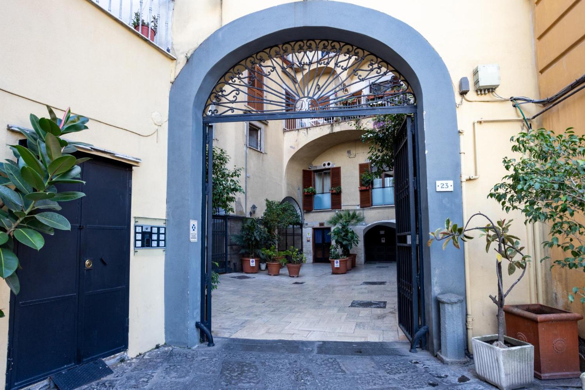 Molo Caracciolo Apartment Napoli Bagian luar foto